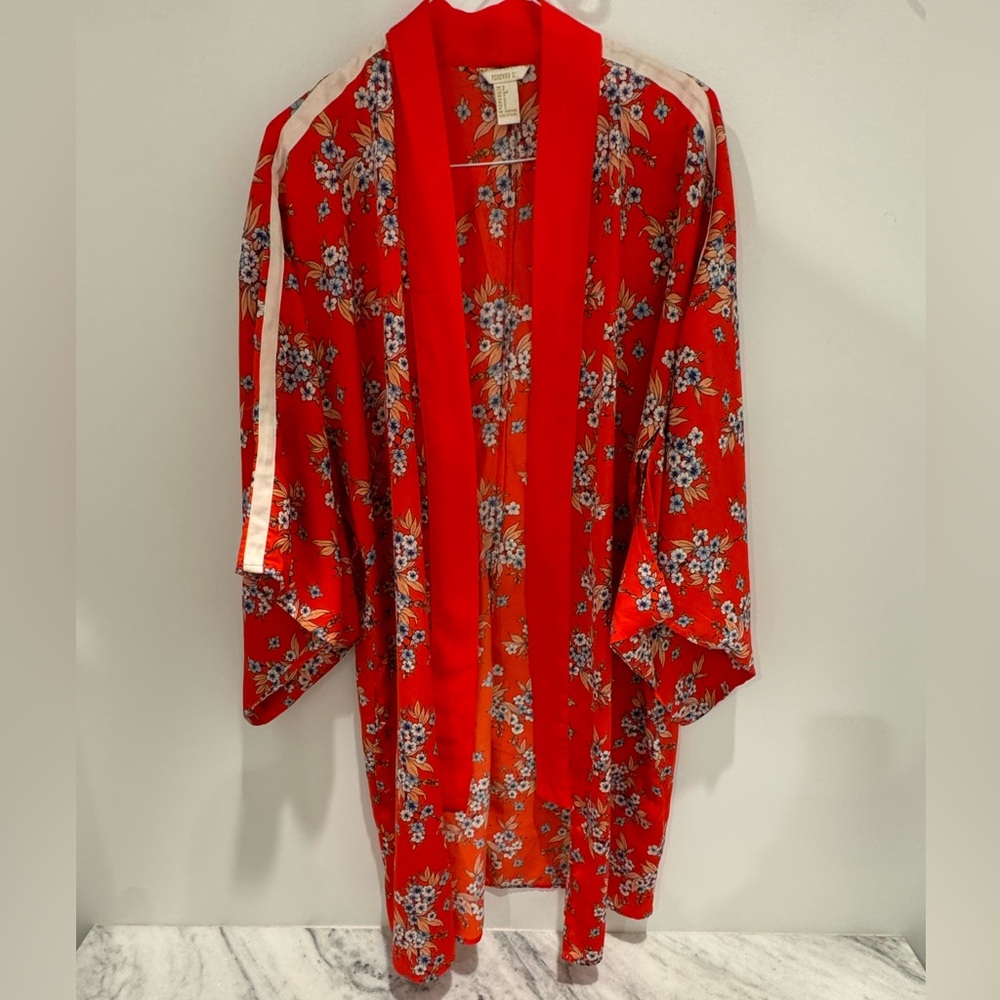 Forever 21 Floral Kimono with White Trim Size Small
